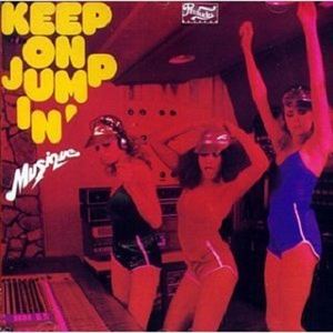 Musique《Summer Love Theme》歌词歌曲LRC下载