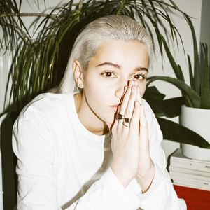 Mavi Phoenix《Fly》歌词歌曲LRC下载